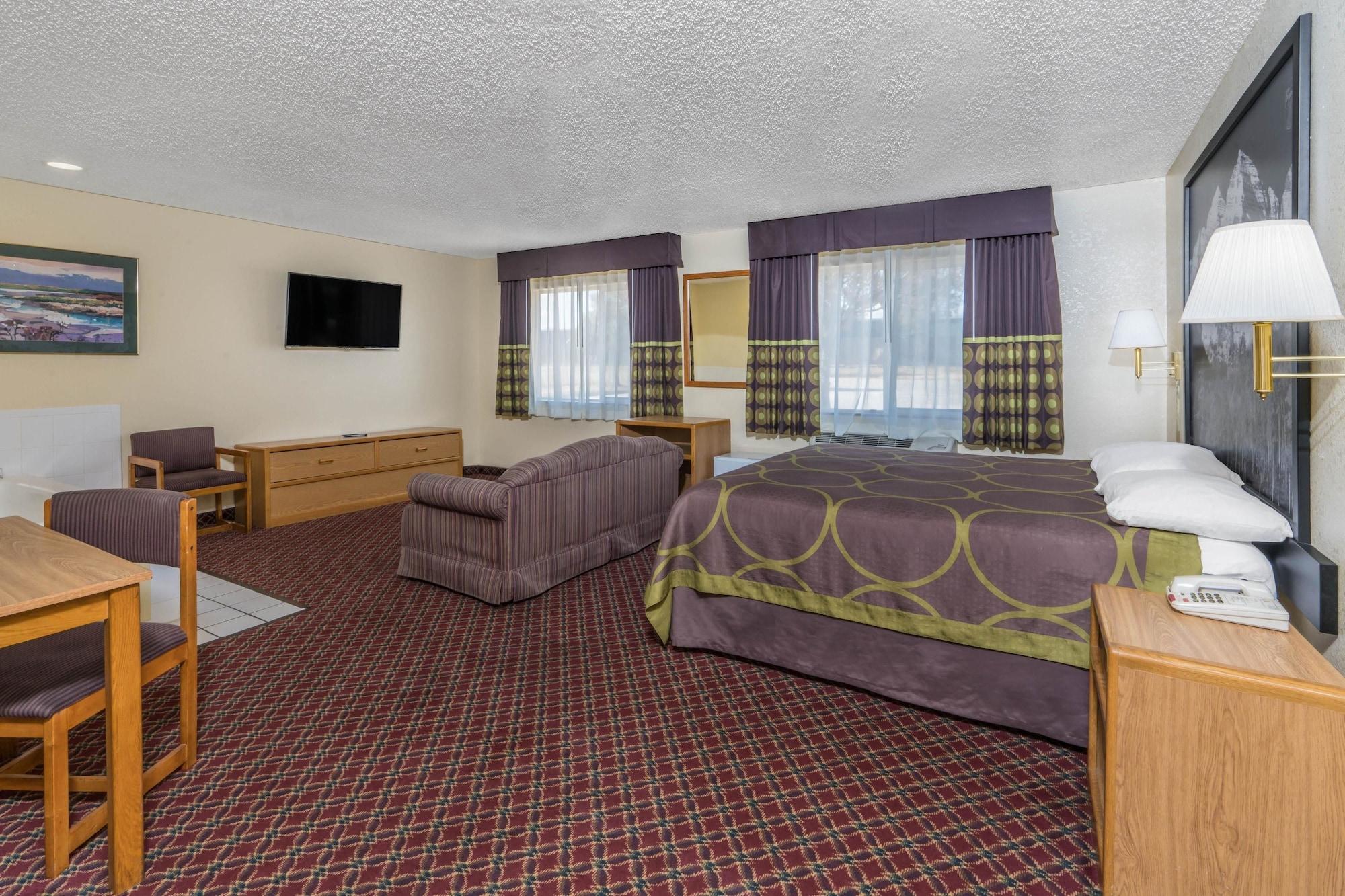 Super 8 By Wyndham Fountain Hotel Buitenkant foto