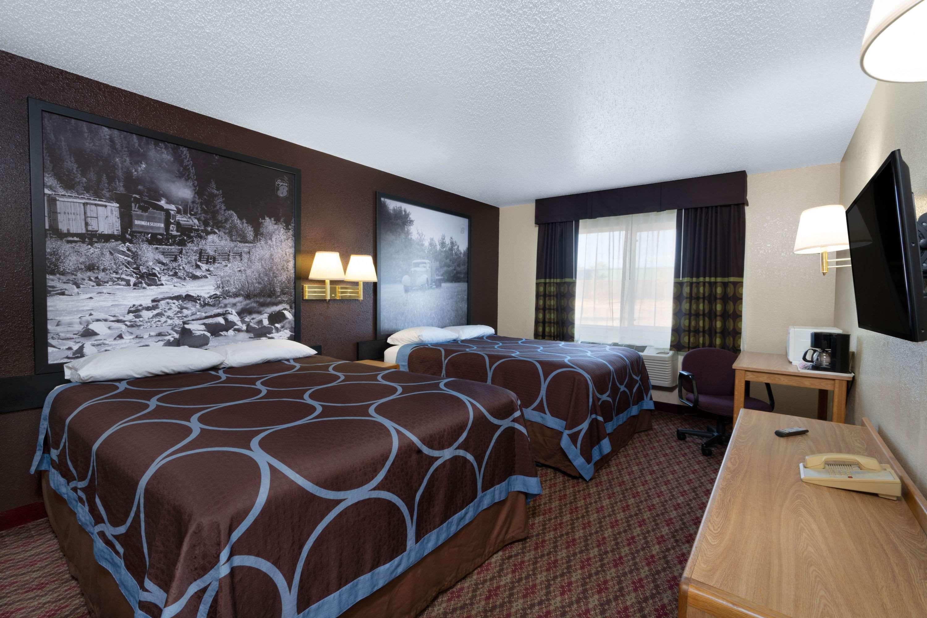Super 8 By Wyndham Fountain Hotel Buitenkant foto