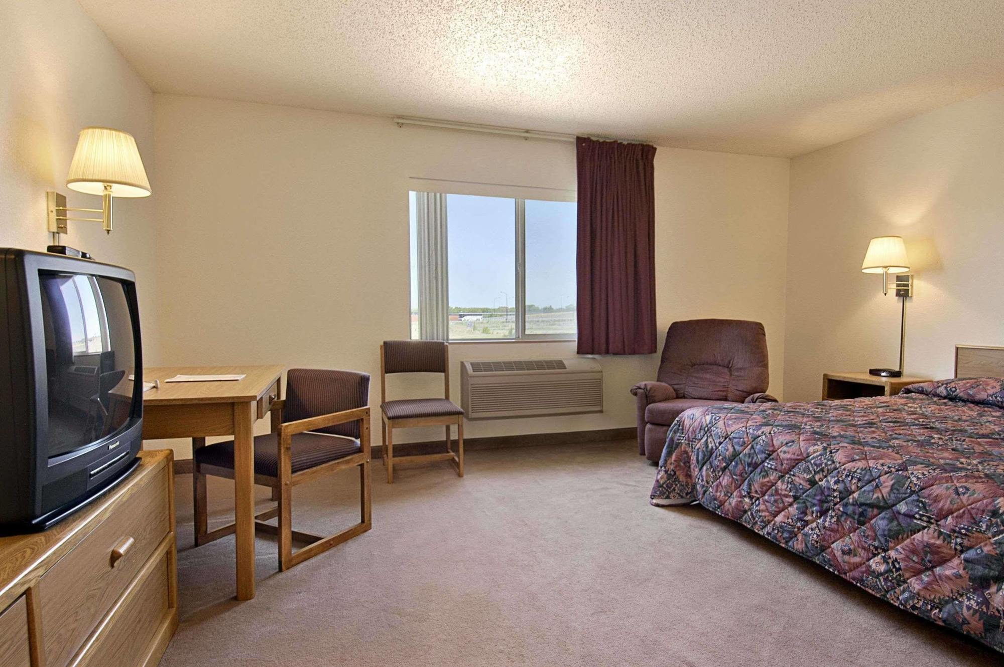 Super 8 By Wyndham Fountain Hotel Buitenkant foto