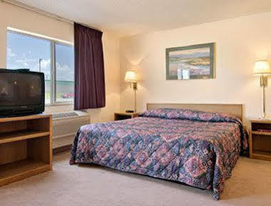 Super 8 By Wyndham Fountain Hotel Buitenkant foto