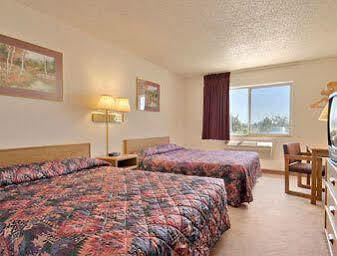 Super 8 By Wyndham Fountain Hotel Buitenkant foto